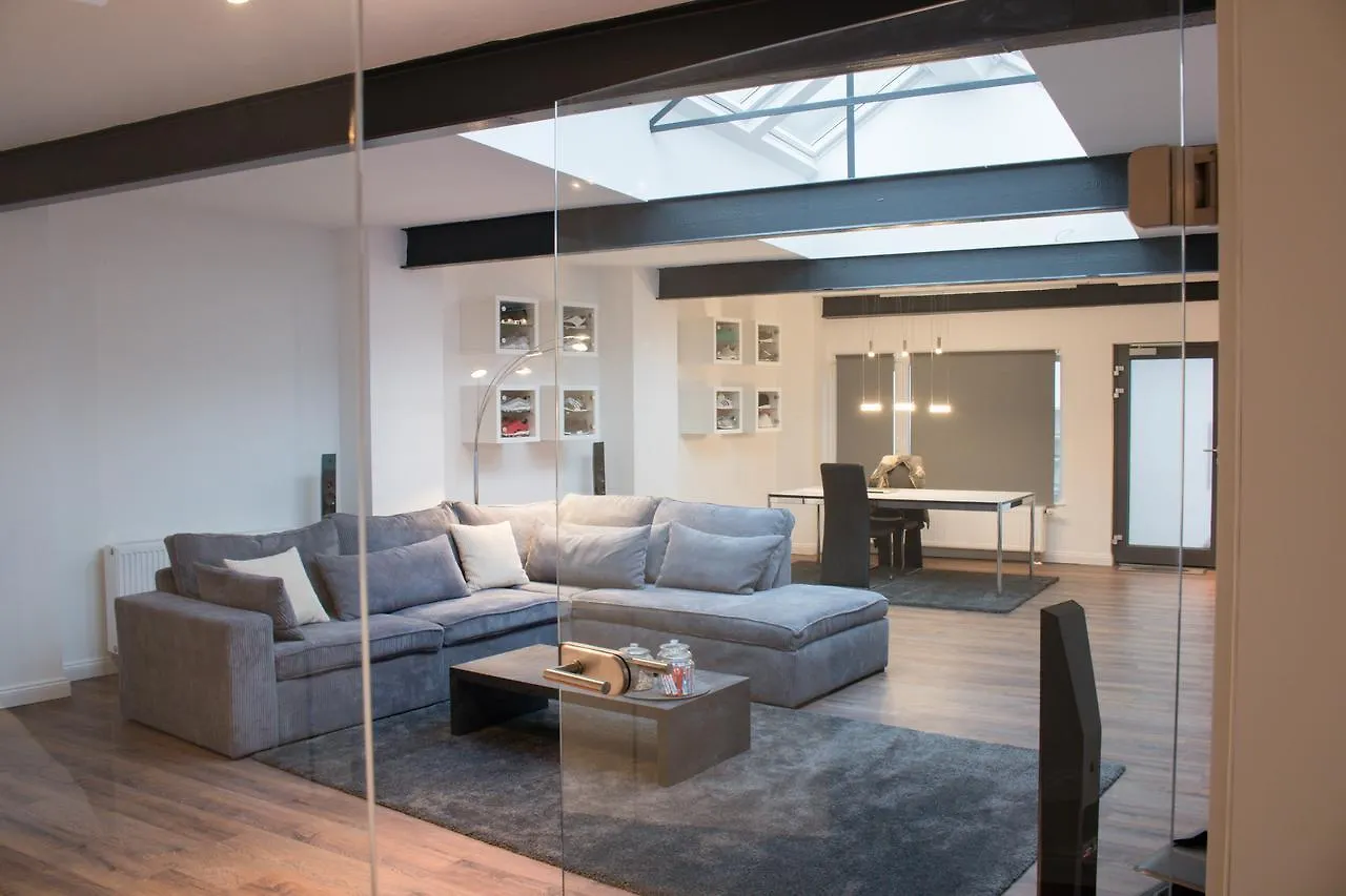 White Lofty Und White Studio Düsseldorf