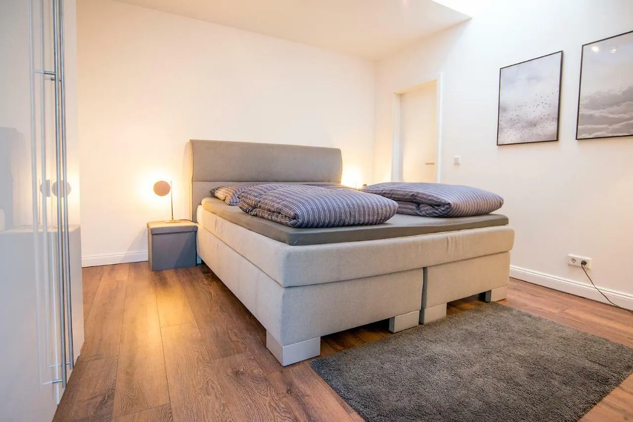 White Lofty Und White Studio Düsseldorf Appartamento