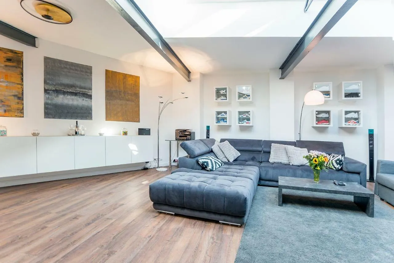 Appartamento White Lofty Und White Studio Düsseldorf Germania