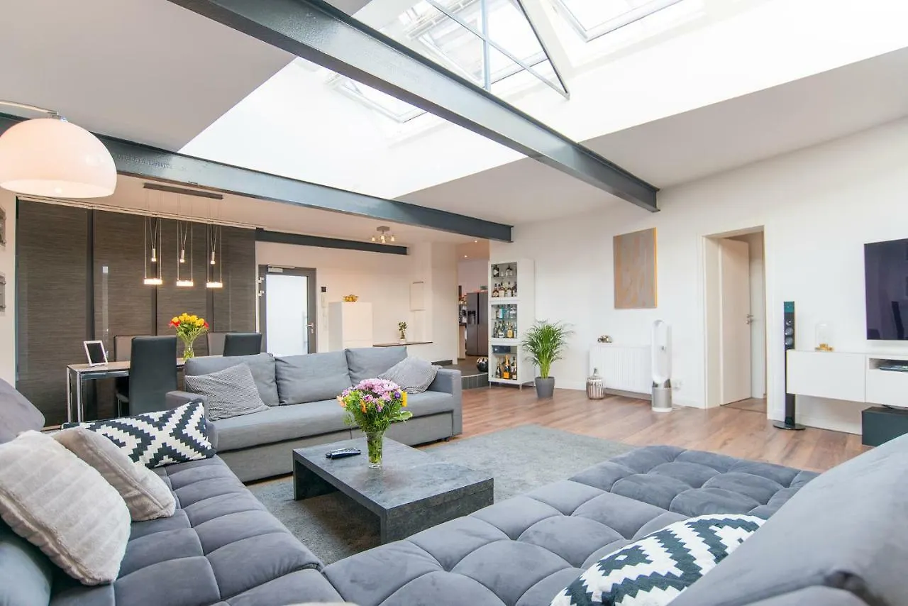 Appartement White Lofty Und White Studio Düsseldorf